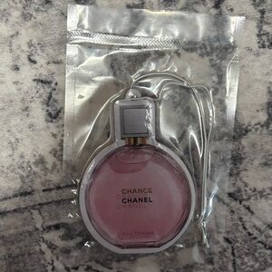 CHANEL Chance Eau Tendre car air freshener in Soft Pink